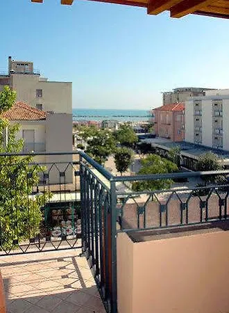 Hotell Desiree 3*