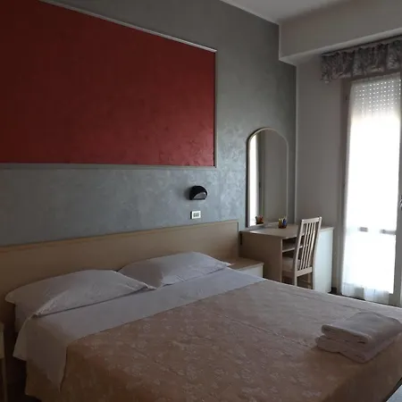 Desiree Hotel 3*